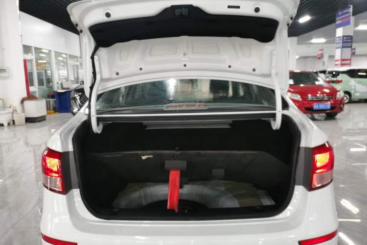 Used Kia K2 2015 Sedan 1.4L MT GLS
