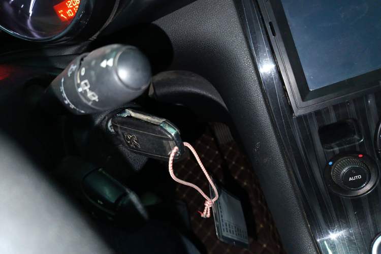 Used Peugeot 3008 2015 2.0L Automatic Trend Edition