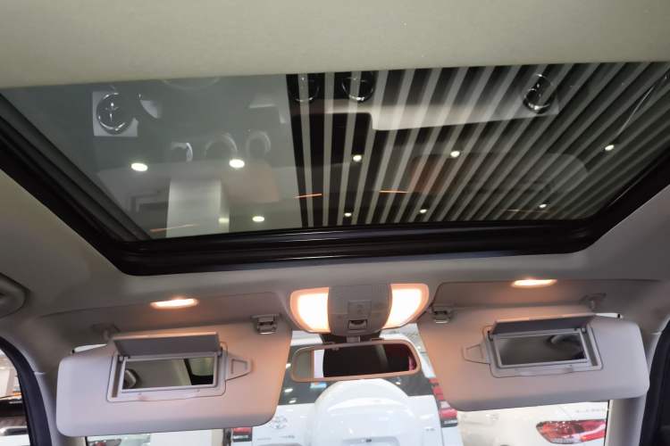 Used Mercedes-Benz GLK-Class 2013 GLK 300 4MATIC Dynamic Sunroof Model
