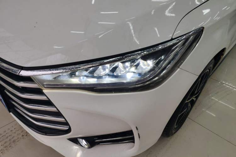 Used BYD Song MAX 2018 1.5T Automatic Smart Connect Elite Model with 6 Seats