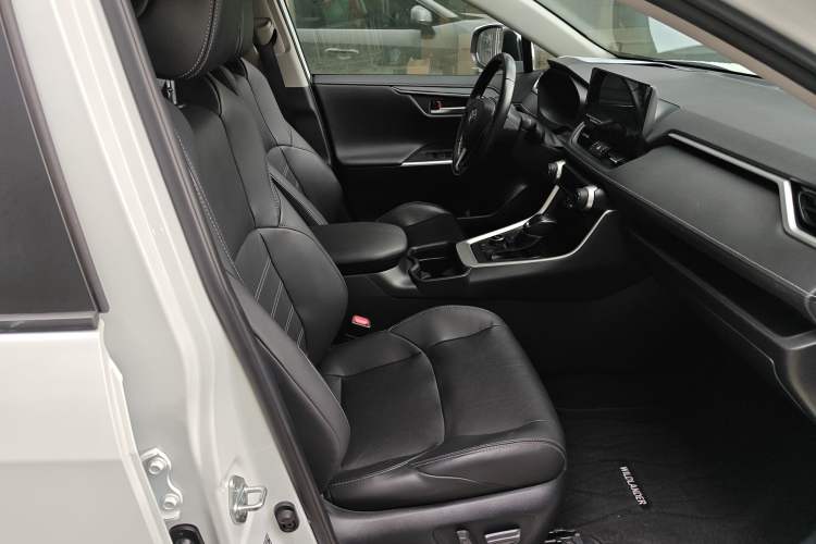 Used Toyota Wildlander 2023 Dual-Motor 2.5L E-CVT Four-Wheel Drive Prestige Edition
