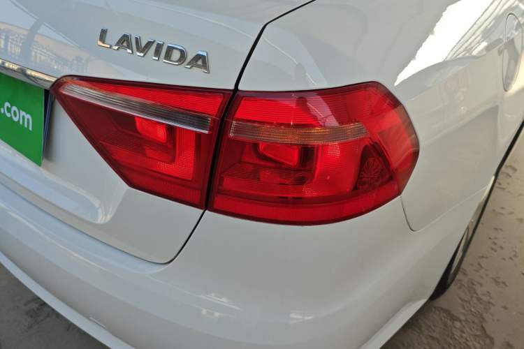 Used Volkswagen Lavida 2017 1.6L Manual Fashion Edition
