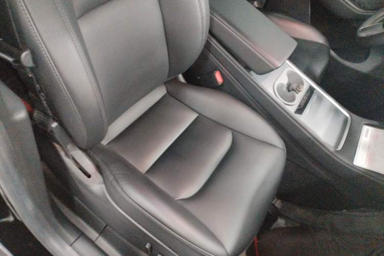 Used Tesla Model Y 2022 Long-Range All-Wheel-Drive Version