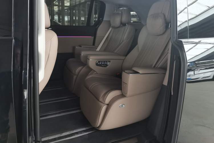 Used XPeng X9 2025 740 Ultra-Long Range Max