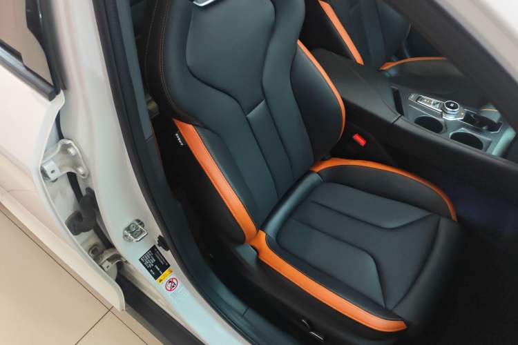 Used Changan UNI-V 2023 1.5T Prestige Model