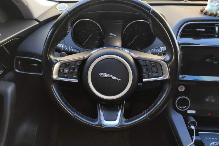 Used Jaguar F-PACE 2018 2.0T Four-Wheel Drive Urban Luxury Edition
