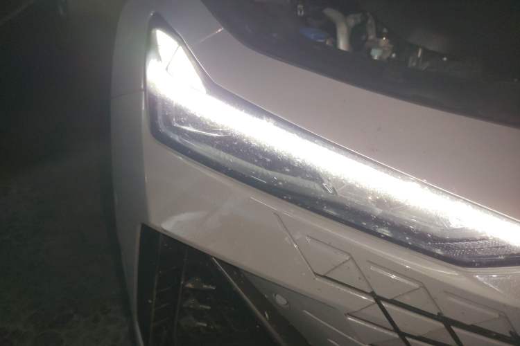 Used Changan UNI-V 2022 1.5T Smart Navigation Version
