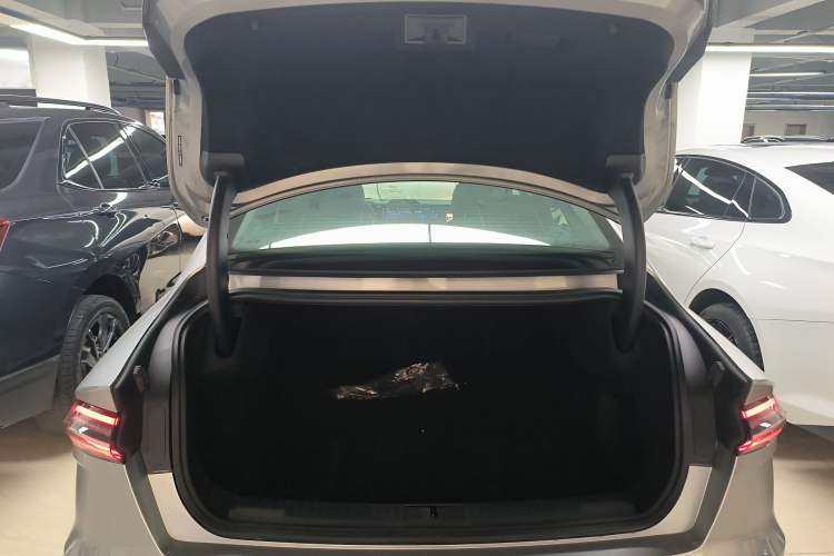 Used Lincoln Z 2024 2.0T Two-Wheel Drive Prestige Hybrid Version