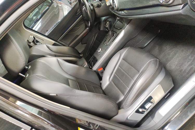 Used Wey VV5 2017 2.0T Ultra-Luxury Version
