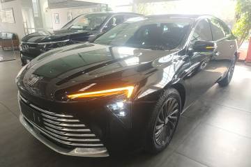 Used Buick LaCrosse 2025 28T Platinum Edition