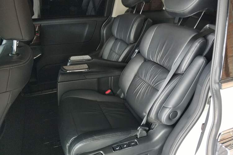 Used Honda Elysion 2016 2.4L Supreme Edition