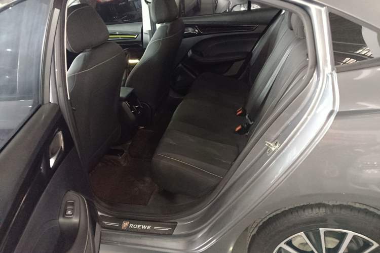 Used Roewe i5 2021 1.5L Manual Platinum Edition
