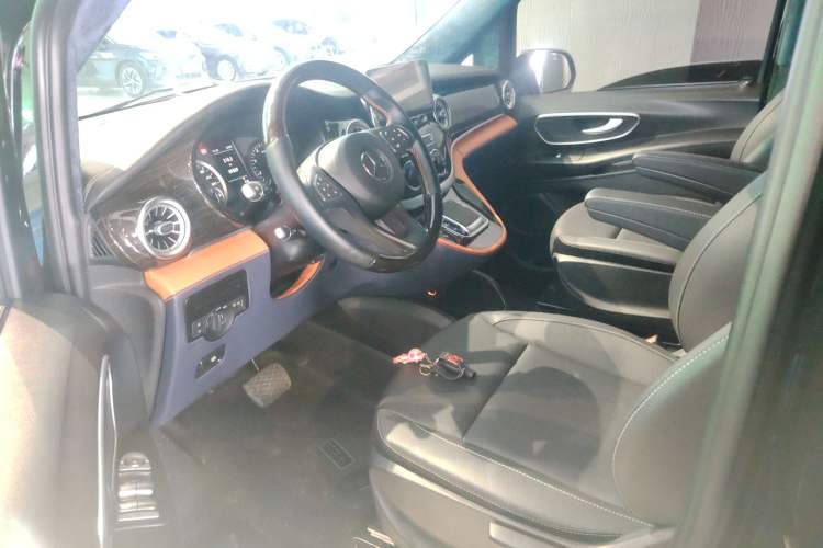 Used Mercedes-Benz Vito 2020 2.0T Elite Version 7 Seats