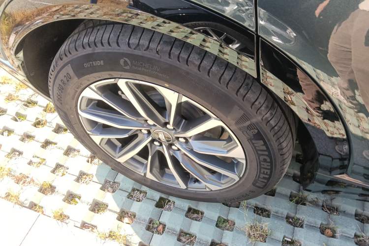 Used Cadillac LYRIQ 2022 Four-Wheel-Drive High-Performance Deluxe Edition
