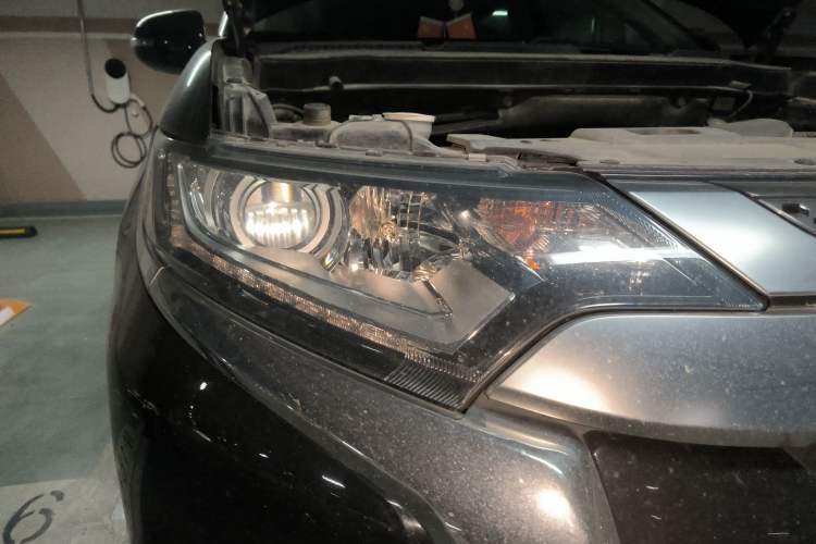 Used Mitsubishi Outlander 2019 2.0L Two-Wheel Drive Comfort Edition 7-Seater China VI Standard
