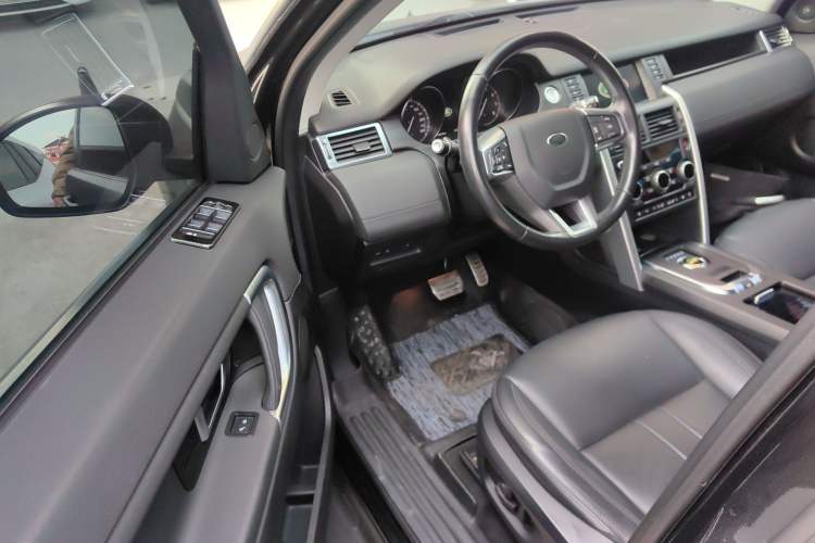 Used Land Rover Discovery Sport 2018 240 PS SE Version