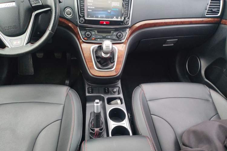 Used Haval H6 2017 Red-Label Sport Edition 1.5T Manual Two-Wheel Drive Elite Model
