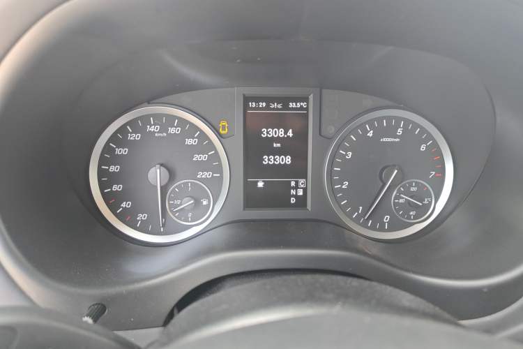 Used Mercedes-Benz Vito 2021 2.0T Business Version 7 Seats