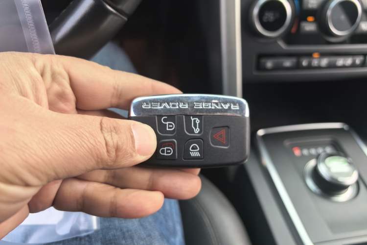 Used Land Rover Discovery Sport 2018 240 PS SE Version