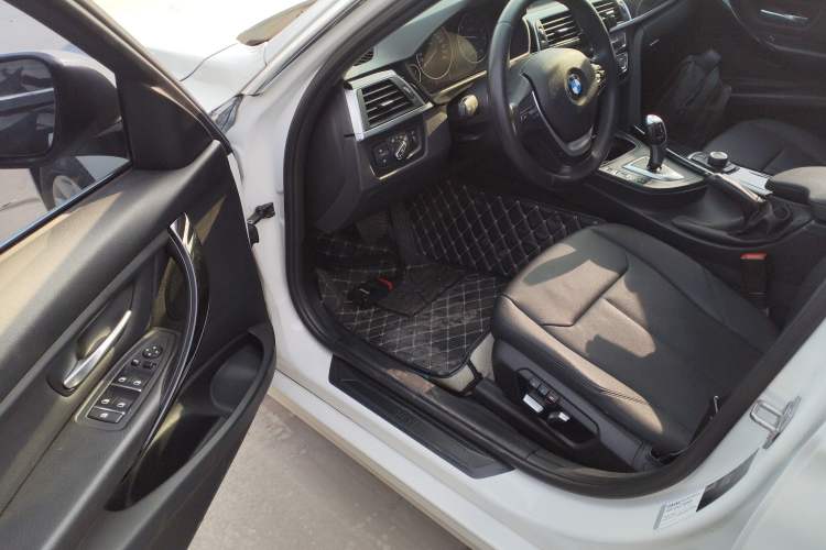 TDK.VehicleDetails.img