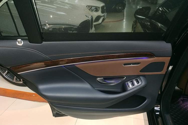 Used Mercedes-Benz S-Class 2019 S 320 L
