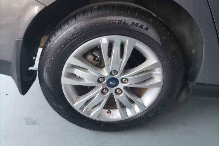 Used Ford Focus 2012 Sedan 1.6L Automatic Comfort Model
