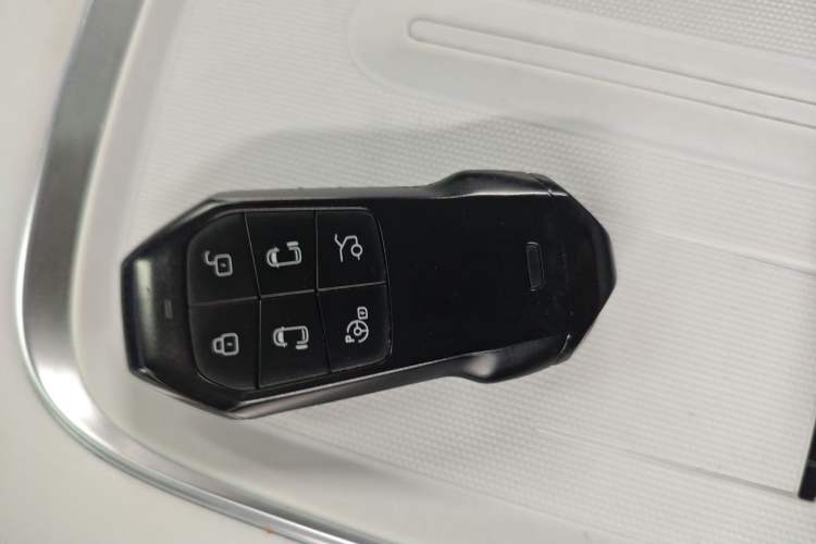 Used XPeng X9 2024 610 Long-Range Pro
