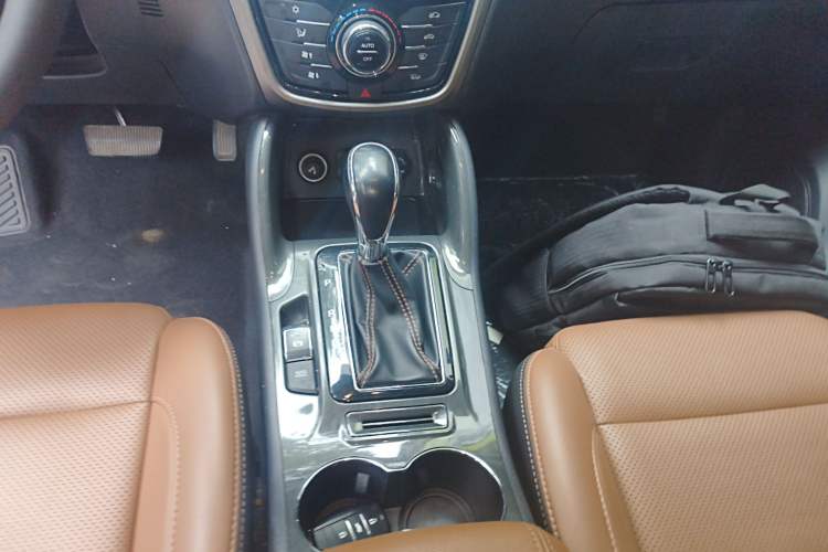 Used Changan CS75 2017 Shangkui Edition 1.5T Automatic Fengxiang Model
