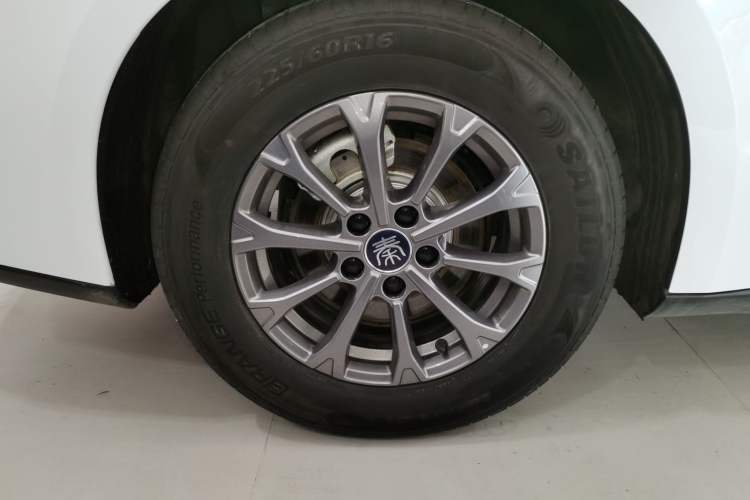 Used BYD Qin L 2025 DM-i Smart Drive 80KM Leading Model