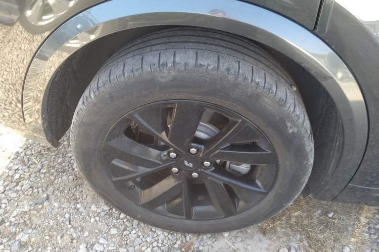 Used Li Auto L8 2023 Pro Model
