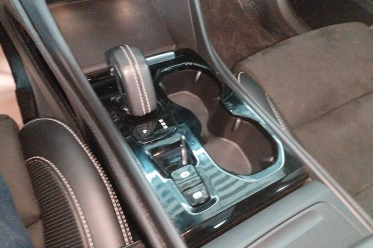 Used Volvo XC40 2021 T4 Four-Wheel Drive Smart & Sporty Edition
