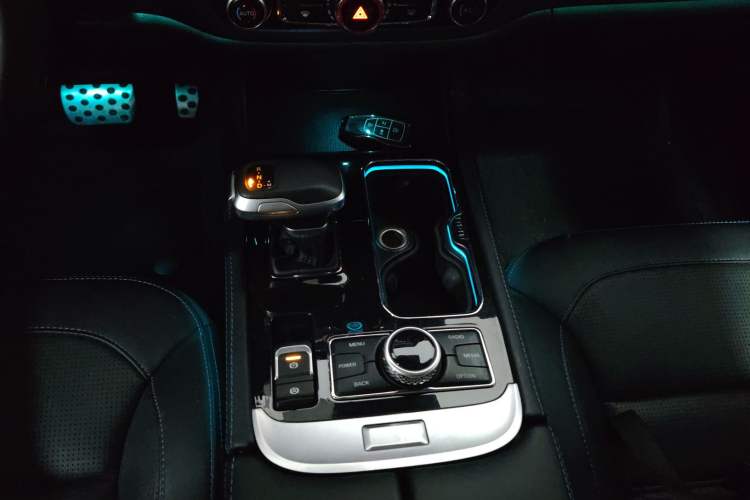 Used Beijing Auto BJ40 2020 2.0T Automatic Four-Wheel Drive Urban Hunter Edition Chivalrous Type
