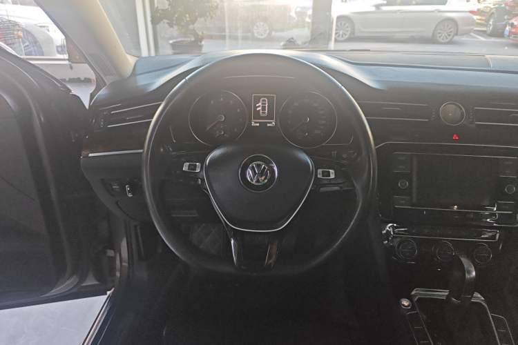 Used Volkswagen Magotan 2018 Facelift 330TSI DSG Luxury Model
