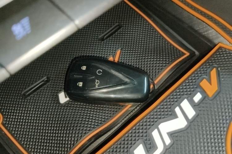 Used Changan UNI-V 2024 2.0T Classic Sport Edition
