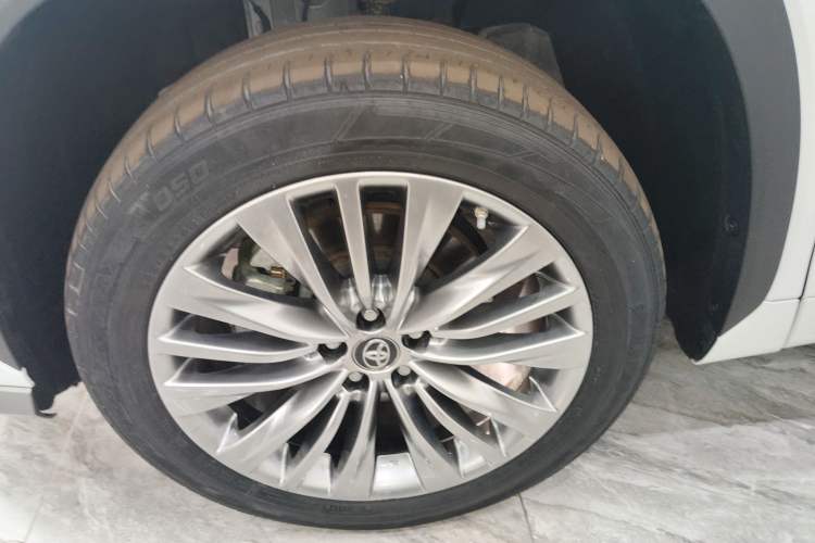 Used Toyota Highlander 2022 Dual-Engine 2.5L Four-Wheel Drive Prestige Version 7 Seats
