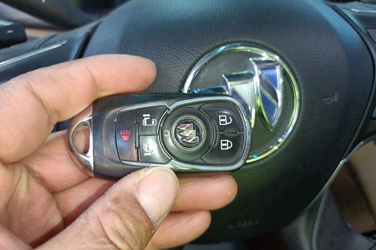 Used Buick GL8 2021 ES Land Cruiser 653T Luxury Edition
