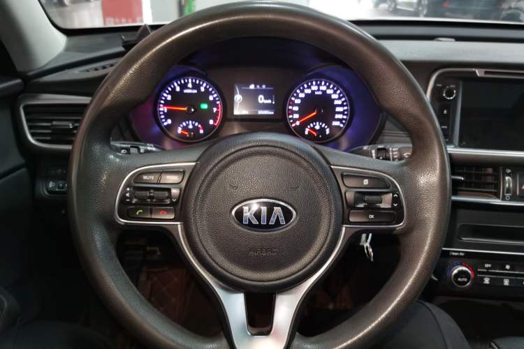 Used Kia K5 2016 2.0L Automatic GLS
