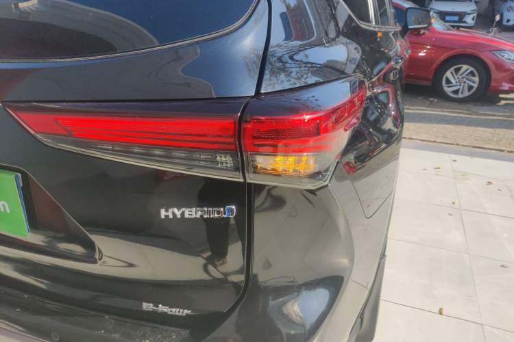 Used Toyota Highlander 2022 Dual-Engine 2.5L Four-Wheel Drive Prestige Version 7 Seats
