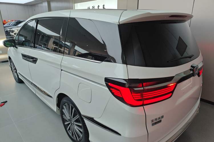 Used Honda Elysion 2022 2.0L eHEV Prestige Edition