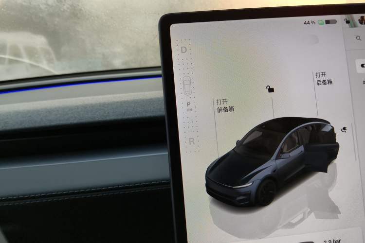 Used Tesla Model Y 2025 Long-Range All-Wheel-Drive Version