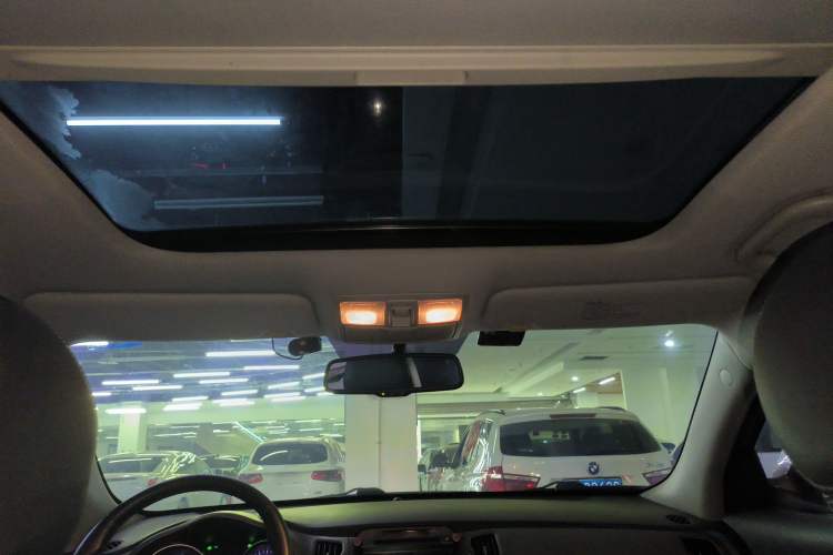 Used Kia Sportage R 2015 2.0L Automatic Two-Wheel Drive DLX Model