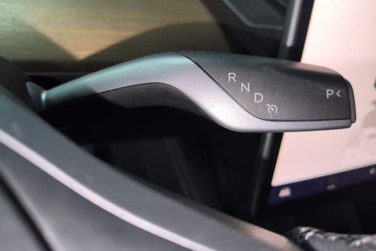 Used Tesla Model Y 2022 Long-Range All-Wheel-Drive Version
