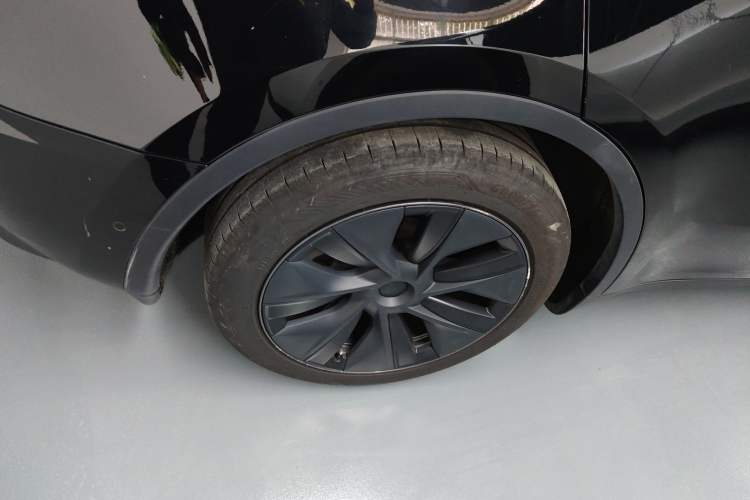 Used Tesla Model Y 2023 Rear-Wheel-Drive Version
