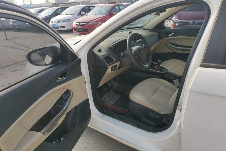 Used Ford Escort 2015 1.5L Manual Comfort Model
