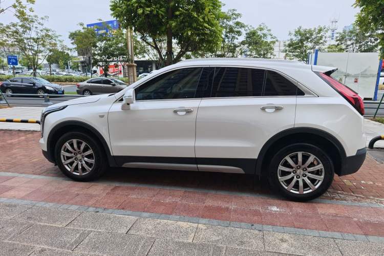 Used Cadillac XT4 2021 28T Two-Wheel Drive Leading Version
