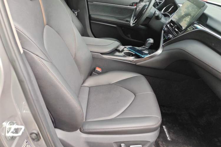 Used Toyota Camry 2023 2.0G Luxury Edition
