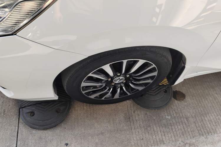 Used Honda Crider 2013 1.8L automatic luxury edition
