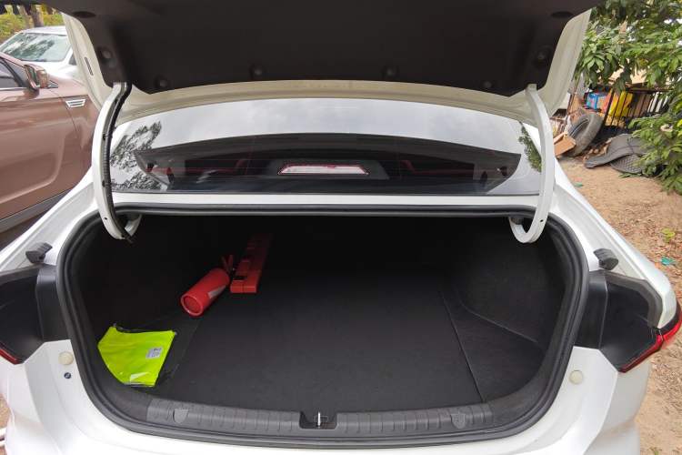 Used Geely Auto Emgrand 2023 4th Generation Champion Edition 1.5L CVT Prestige Model
