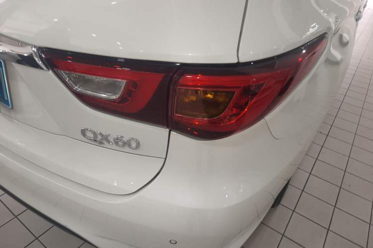 Used Infiniti QX60 2016 2.5 S/C Hybrid Two-Wheel-Drive Excellence Edition China V Standard