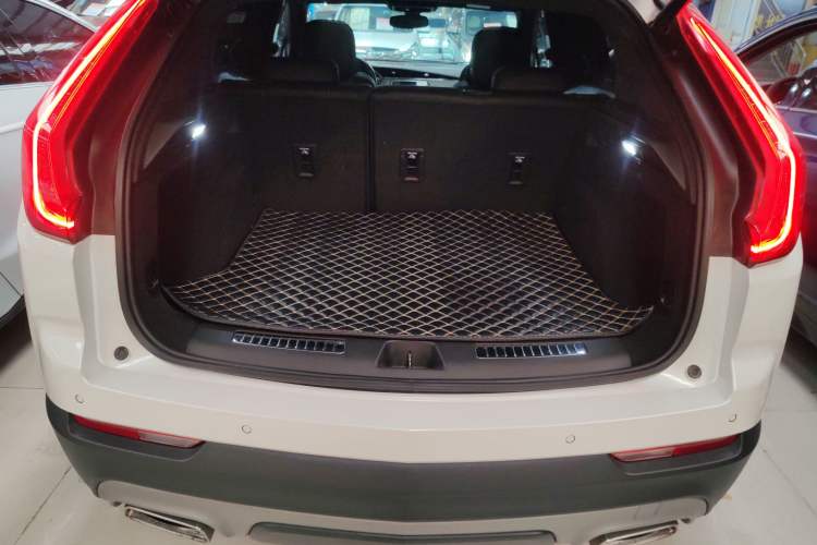 Used Cadillac XT4 2020 28T Two-Wheel-Drive Leading Version
